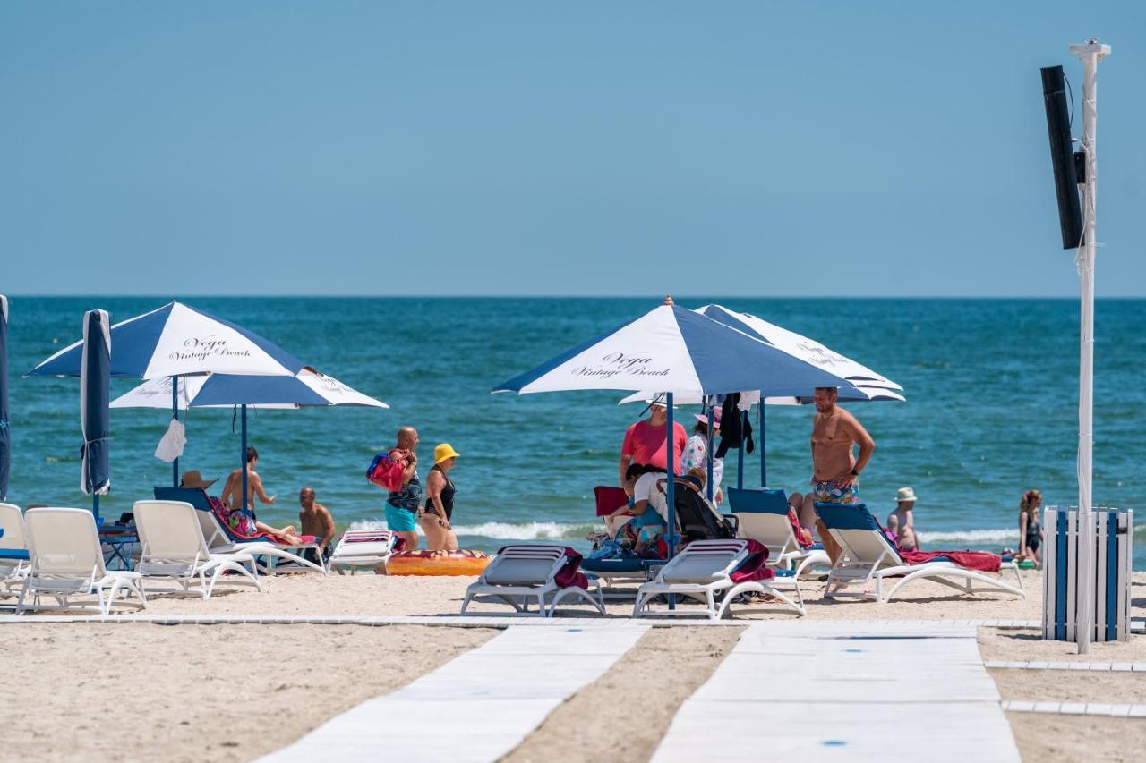 Moonlight Mamaia Apartments Exterior foto
